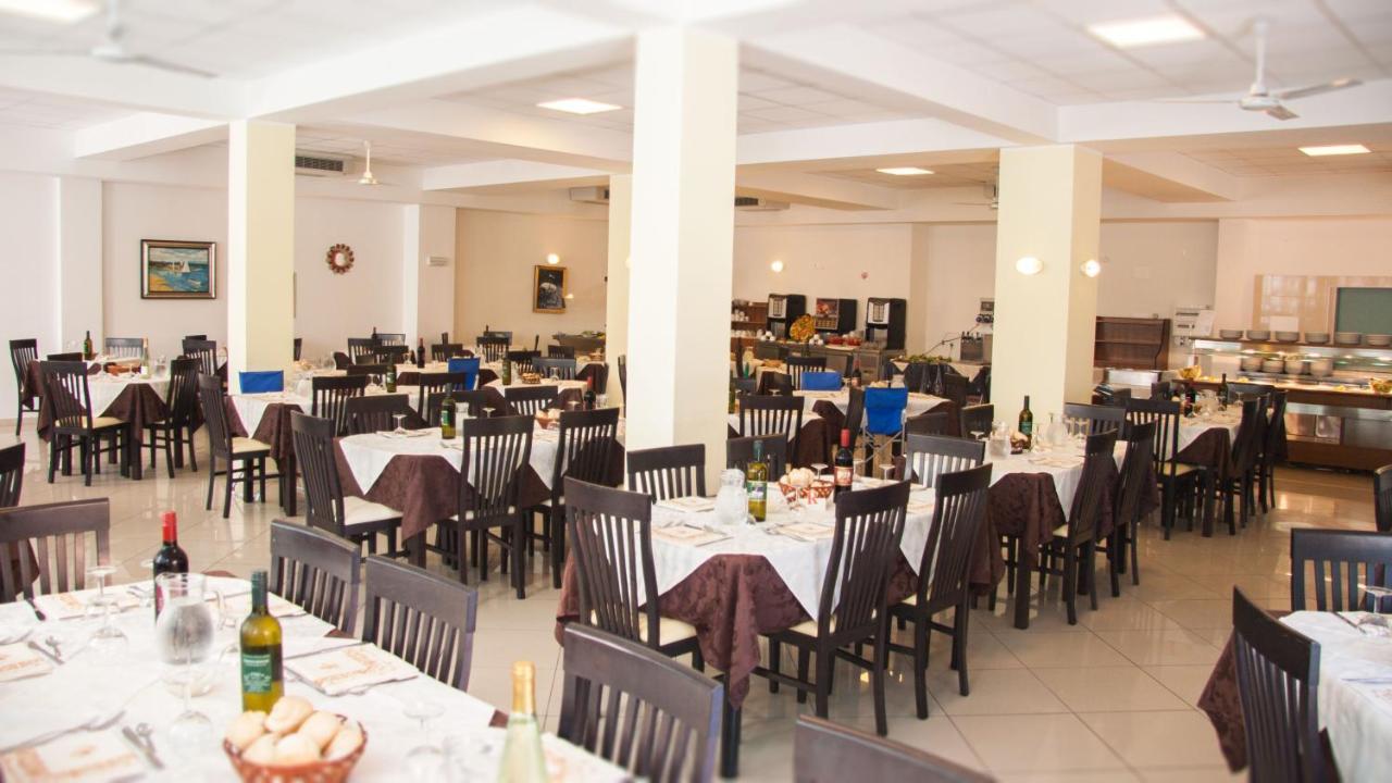 Club Vacanze In Cervia Esterno foto